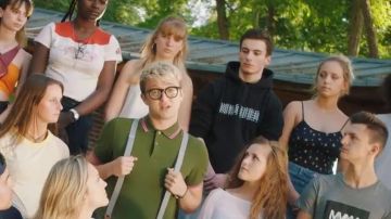 Sweat enfants terribles colombine (clip Lorenzo ft Vald - Bizarre)