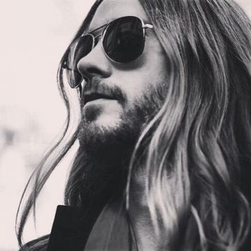 Les Lunettes de soleil Gucci GG0137S de Jared Leto sur son compte Instagram