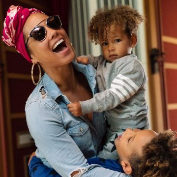 Las gafas de sol Cristian Dior SO REAL de Alicia Keys en su cuenta de Instagram