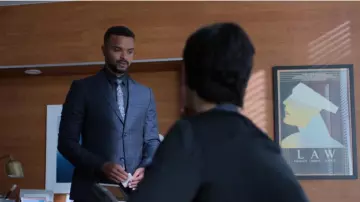 Le poster de Milton Glaser aperçu dans le bureau de Jeri Hogarth (Carrie-Anne Moss) dans Marvel's Jessica Jones S02E03