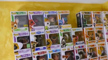 The Funko pop Peter pan view in the video ptikouik