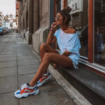 La paire de basket Nike M2K Tekno portée par la blogueuse et influenceuse Kim Duong (@blvckd0pe) sur son dernier post Instagram