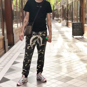 Supreme X Nike streak spectrum sneakers visto en la cuenta de Instagram de Sirap