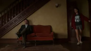 The grey tank top impripmé Tiger Joan Watson (Lucy Liu) in Elementary S05E04