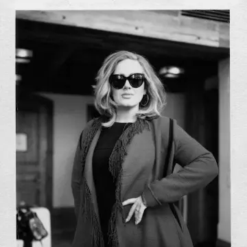 Les lunettes de soleil Céline 41755 de Adele sur son compte Instagram