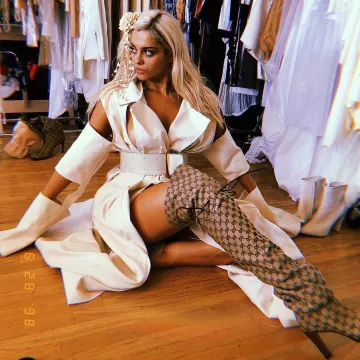 Les cuissardes Gucci Original GG Canvas Over the knee Boot de Bebe Rexha sur son comte Instagram