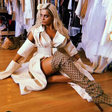 Les cuissardes Gucci Original GG Canvas Over the knee Boot de Bebe Rexha sur son comte Instagram