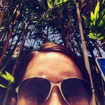 Les lunettes de soleil Carrera 113/S UC J5G de Jared Leto sur son compte Instagram