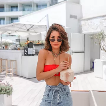 Top rojo de Camila Coelho en su cuenta de Instagram