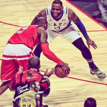 The Pair of Nike Lebron 13 All Star worn by LeBron James on his account Instagram