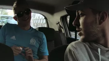 Le t-shirt Adidas de L'Olympique de Marseille porté par Vald dans son clip L.D.S