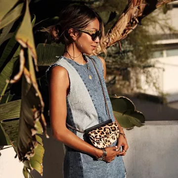 Gafas de sol Givenchy usadas por Julie Sarinana vistas en su cuenta de Instagram