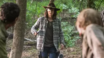 The brown hat worn by Carl Grimes (Chandler Riggs) in The Walking Dead S08E06