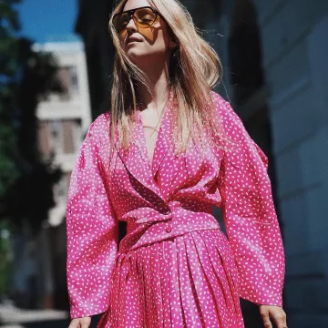 The pink dress off white Charllote Groeneveld (@thefashionguitar) on his account Instagram
