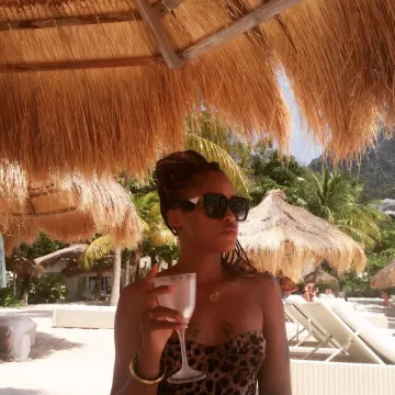 Sunglasses Fendi Sonnenbrille Eve on his account Insatagram