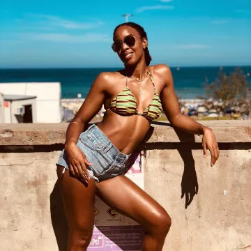 Sunglasses Ray Ban Aviator RB3025 Kelly Rowland on his account Instagram