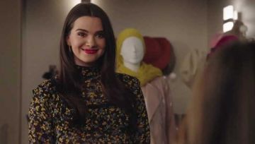 The top turtle-neck with yellow flowers, Jane Sloan (Katie Stevens) in The Bold Type S02E06
