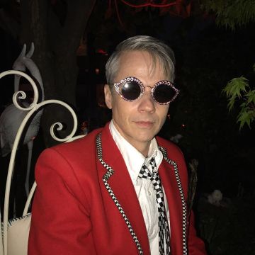 The Sunglasses with rhinestones Gucci John Cameron Mitchell on Instagram