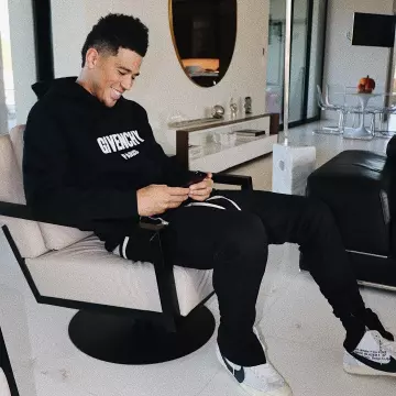 Devin Booker black logo print cotton sweatshirt on his Instagram account