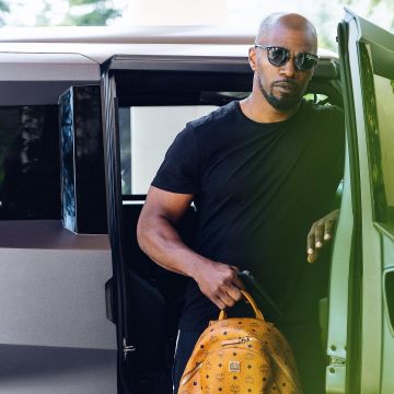 Sunglasses style aviator worn by Jamie Foxx on his account Instagram