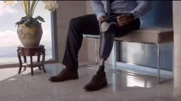 The shoes city brown lace-up worn by Will Sawyer (Dwayne Johnson) in Skyscraper
