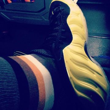 La Nike Air Foamposite Un par "electrolime" usado por Anthony Davis en su cuenta de Instagram