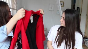 The blazer red from pimkie view in the video jenesuispasjoli