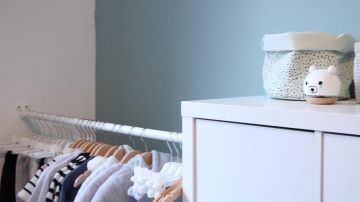 estante blanco de la marca ikea visto en el video baby room tour de jenesuispasjoli