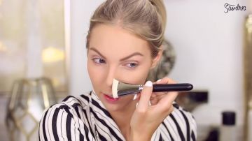 pinceau contouring de la marque dior backstage vus dans la vidéo waterproof, vraiment? de sandrea