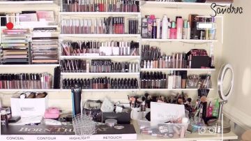 The Polaroid camera pink seen in the youtube video "The purge continues, I get rid of my make-up" of Sandrea