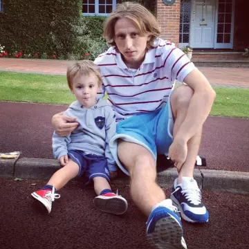 La paire Nike Air Max 1 Qs bleu portée par Luka Modric sur son compte Instagram
