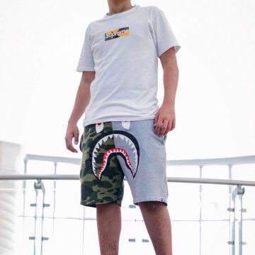 El logotipo de la camiseta Supreme "Brooklyn" que lleva el influencer @air__way en su cuenta de Instagram