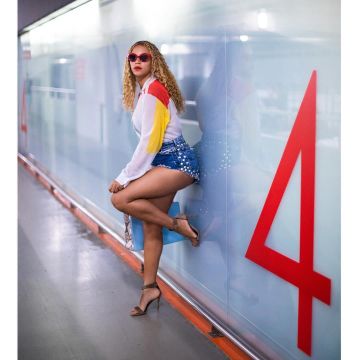 Corte half back studded usado por Beyoncé en su Instagram en Barcelona