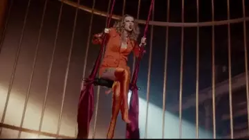 La combinaison orange Greg Lauren dans le video clip "look what you made me do" de Taylor Swift