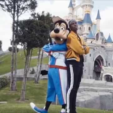 Les chaussures Adidas noires portées par Paul Pogba dans sa video Instagram à Dysneyland