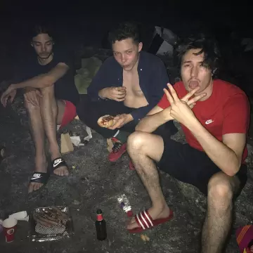 Tap Adidas red door Uroooo on the post Instagram of Columbine