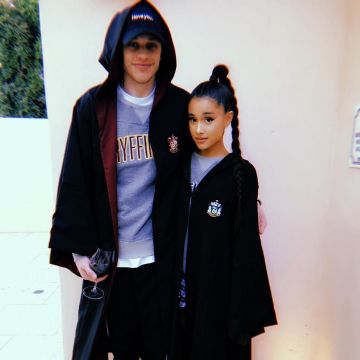 La capa de Gryffindor (Harry Potter) que lleva Pete Davidson en su cuenta de Instagram