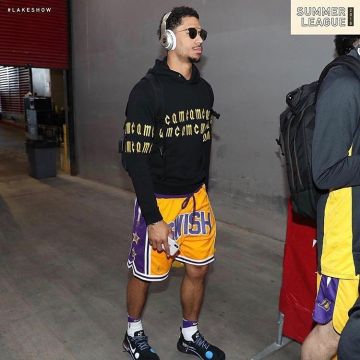 Sneakers Nike Zoom Fly Mercurial Fk/ow "blanc cassé" porté par Josh Hart sur Instagram account @leaguefits