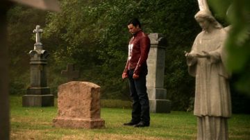 La réplica de la chaqueta roja de Clark Kent (Tom Welling) en Smallvill S10E14