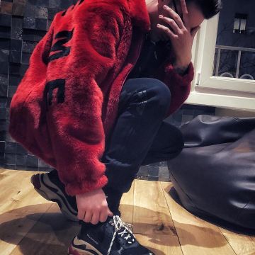 Las zapatillas Balenciaga Triple S Black White Red usadas por el YouTuber Oliver Byre en su instagram