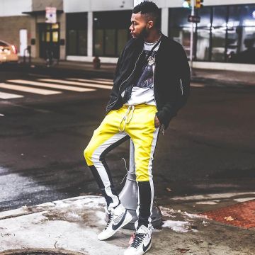 Las zapatillas nike blazer mid off blancas que lleva el influencer Teron Harris en su instagram