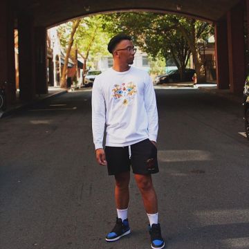 Las zapatillas Nike Air Jordan 1 Retro Royal azules y negras en ascenso de Daryll Anglo (@chilllll_d) en Instagrak