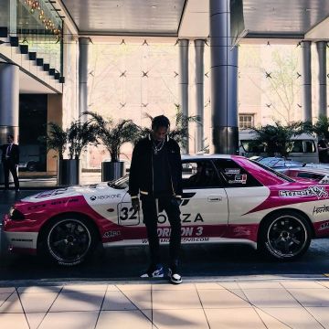 Sneakers Air Jordan 1 X Fragment "fragment" worn by  Travis Scott on his Instagram account