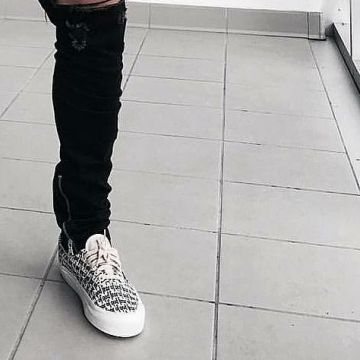 Las Vans Era 95 DX Fear of God White Zapatillas blancas blancas usadas por el influencer John Melchico-Bronx en su cuenta de Instagram