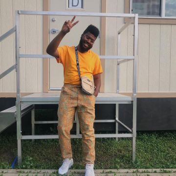 Sneakers The 10: Nike Air Max 90 "off white"  worn by  Khalid on his Instagram account