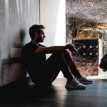 Chaussures blanches Adidas NMD R1 PK  portées par Zedd sur son compte Instagram