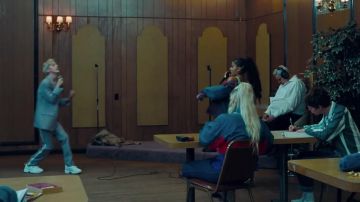 Fila Disruptor Blanco usado por Troye Sivan en su videoclip "Dance to this" con Ariana Grande