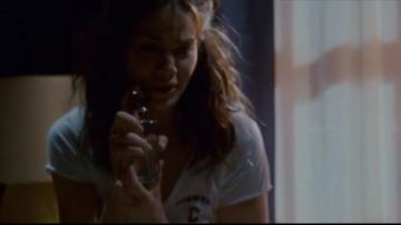 The scent of Hannah (Michelle Monaghan) in The cookie lovers