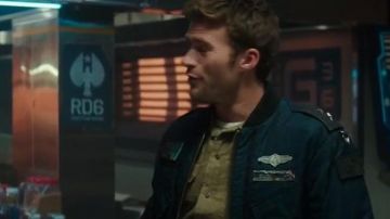 The replica of the badge of the pilot of Nate Lambert (Scott Eastwood) in the film Pacific Rim: Uprising