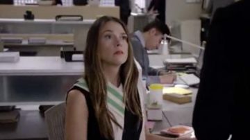 Liza Mil­ler (Sut­ton Fos­ter)  Asymmetric Paneled Dress in Youn­ger S05E03